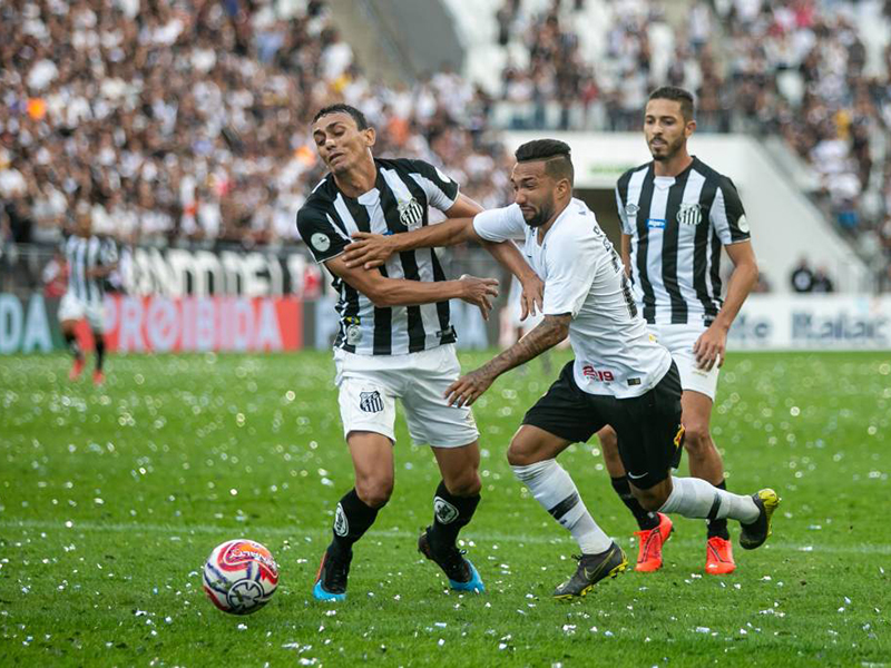 Corinthians e Santos fazem clássico movimentado em Itaquera, mas empatam sem gols