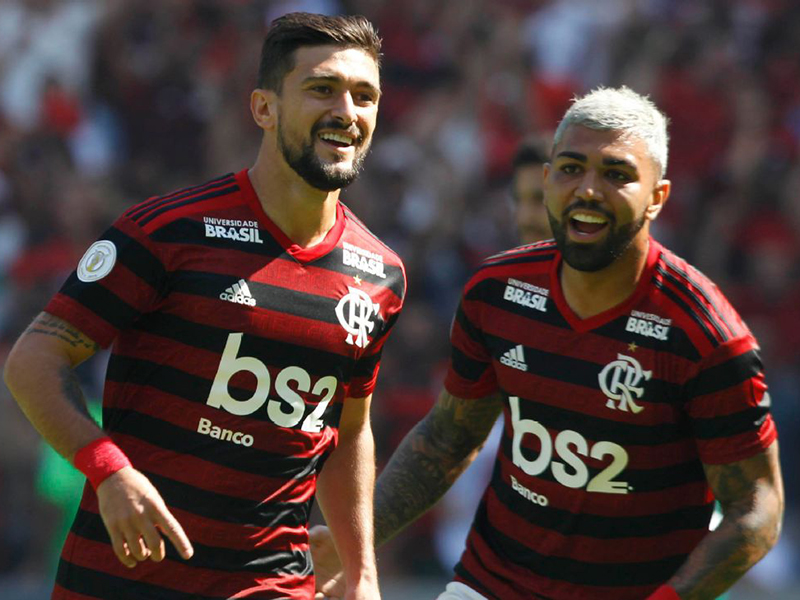 Com show de Arrascaeta, Flamengo faz 6 a 1 no Goiás no Maracanã