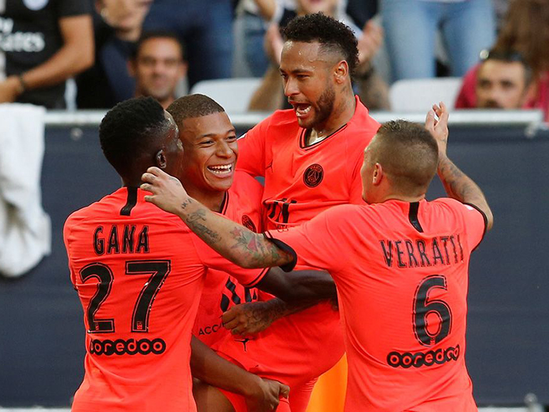 Neymar, Philippe Coutinho e Gabriel Jesus brilham em sábado de futebol europeu