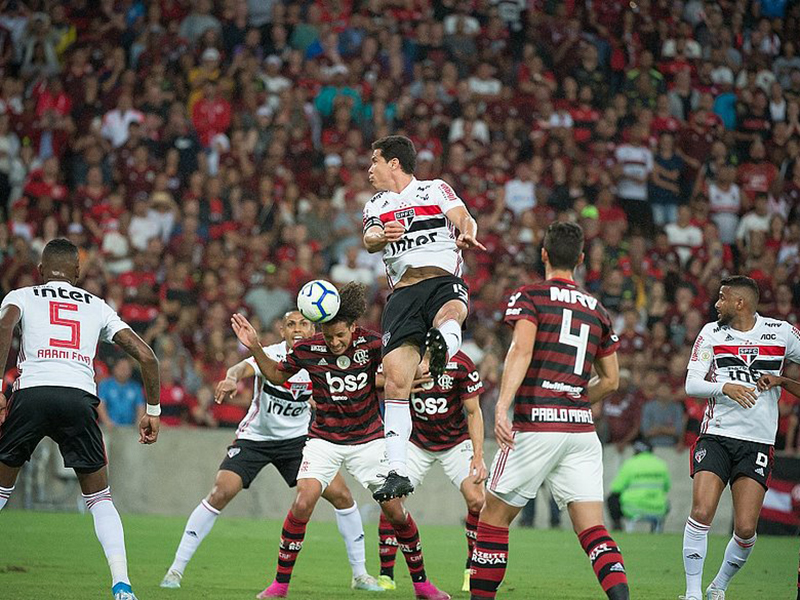 Flamengo e Palmeiras empatam, Santos e Corinthians vencem na rodada