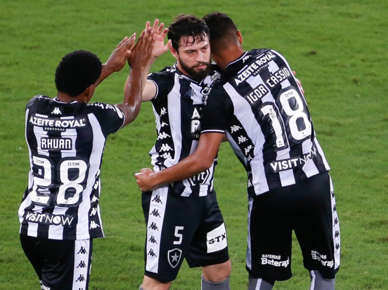 Botafogo vence e empurra o Fluminense de volta para a zona de rebaixamento